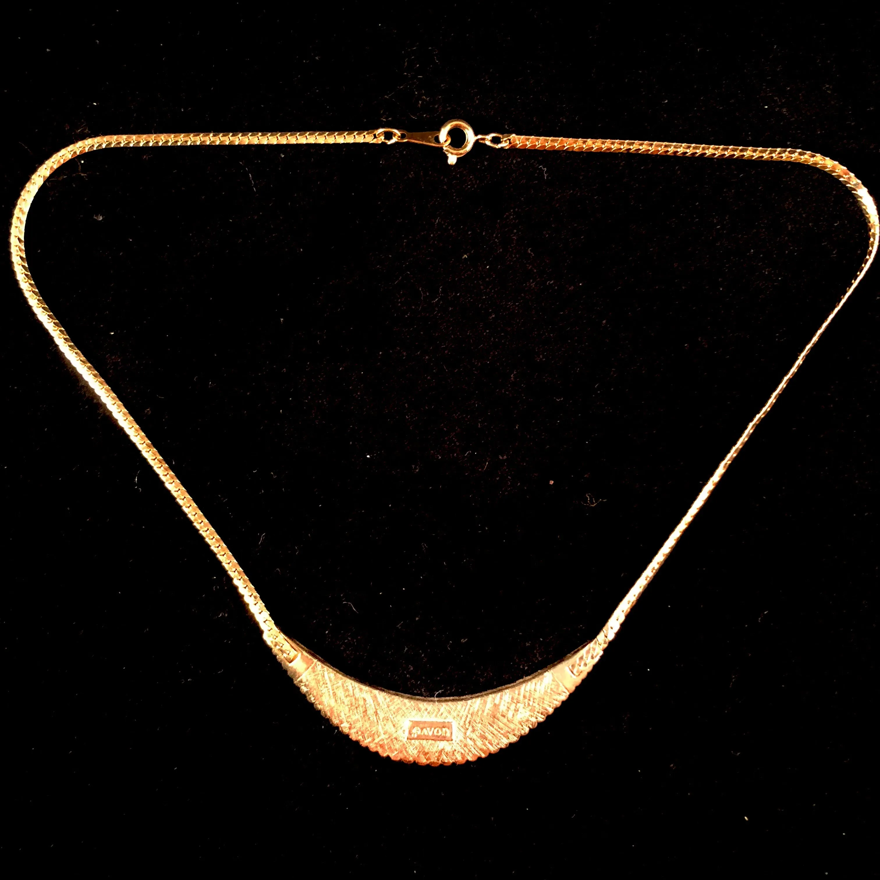 1984 Avon Pleated Crescent Necklace