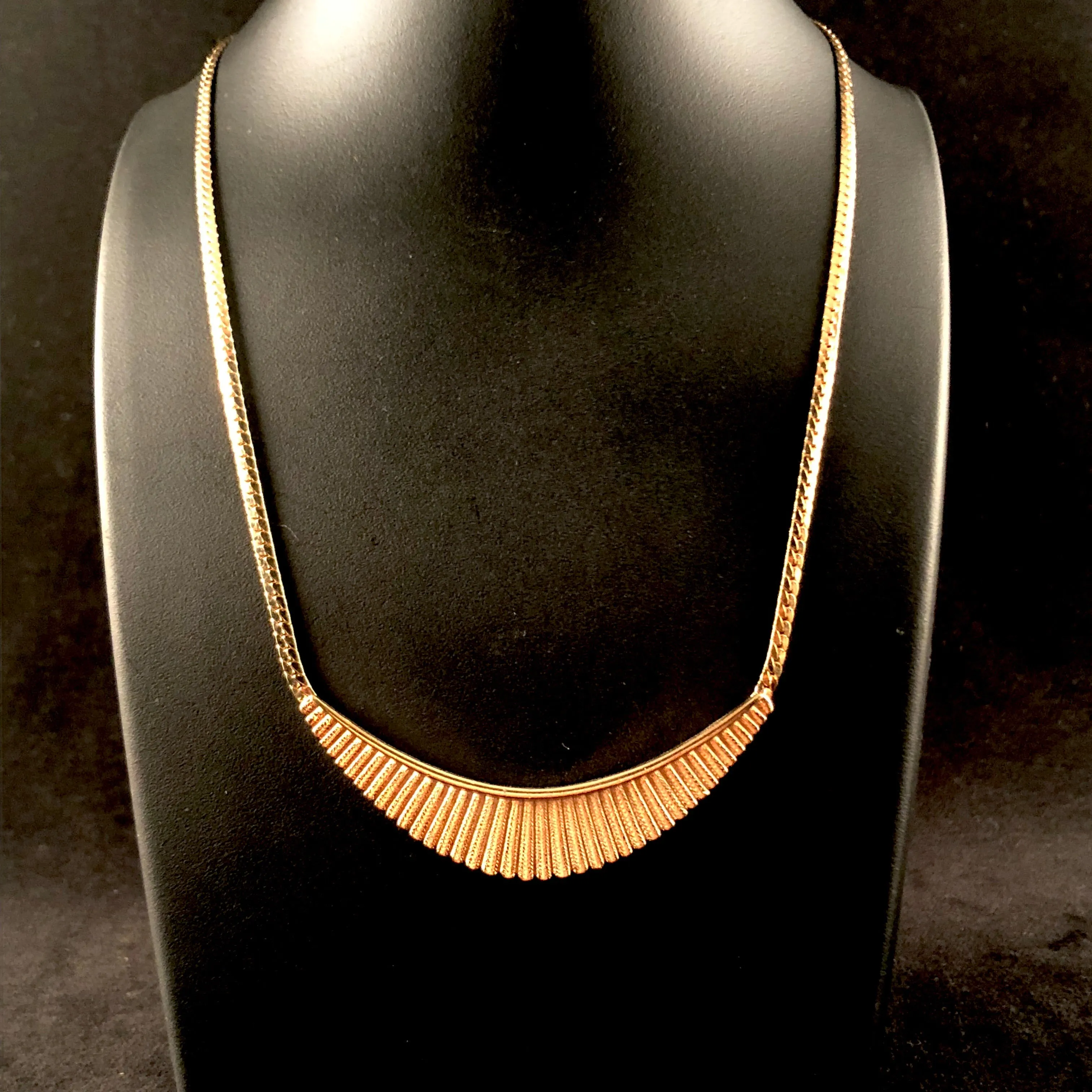 1984 Avon Pleated Crescent Necklace