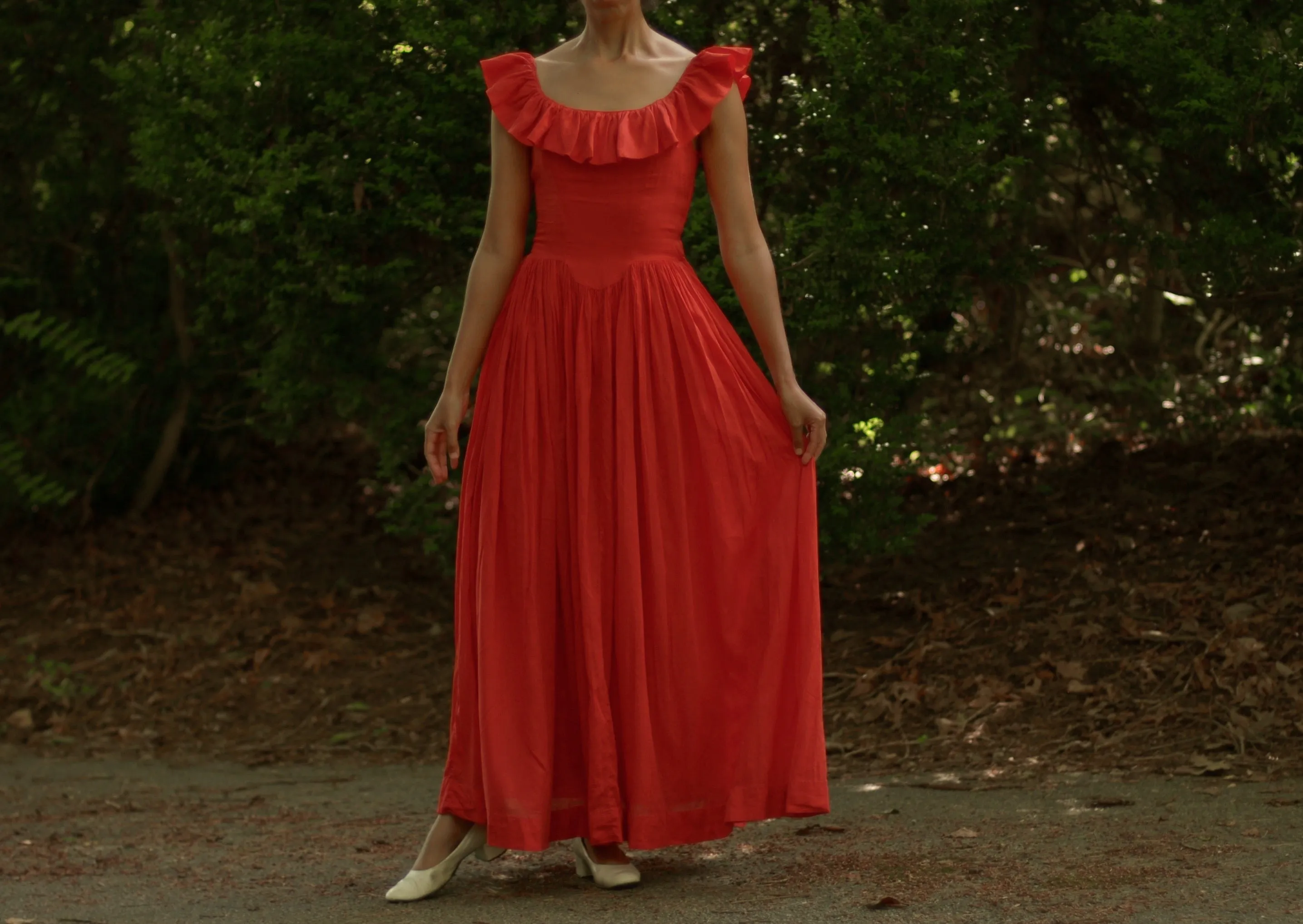 30s/40s cotton voile hand dyed coral red ruffle collar gown, small