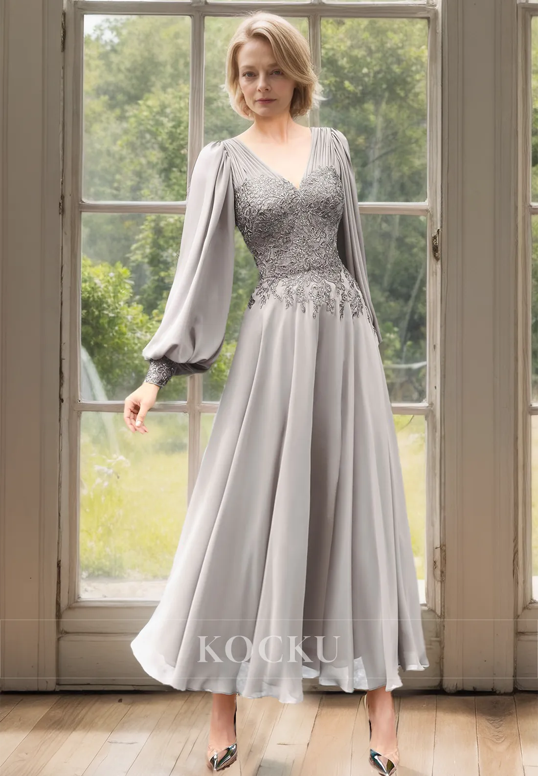 A-Line Long Sleeves V-Neck Beaded Pleats Chiffon Mother of Bride with Appliques Cocktail Dress