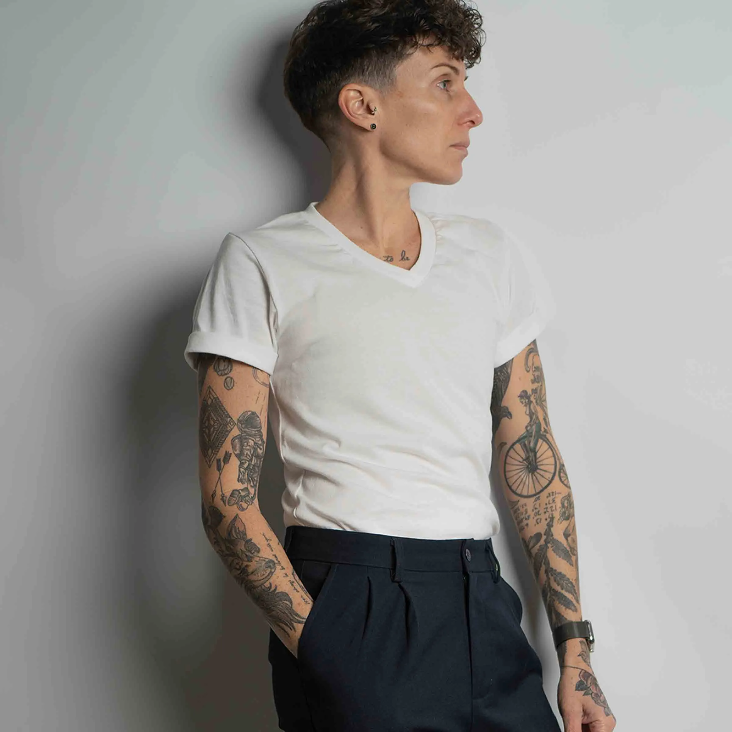 Androgynous Fox Basics | V Neck