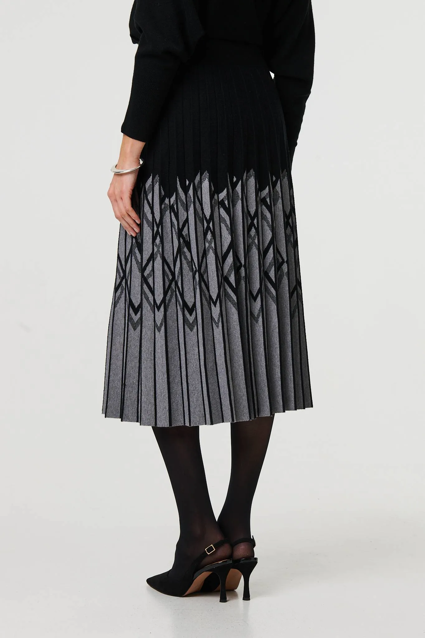 Geo Print Pleated Knit Midi Skirt