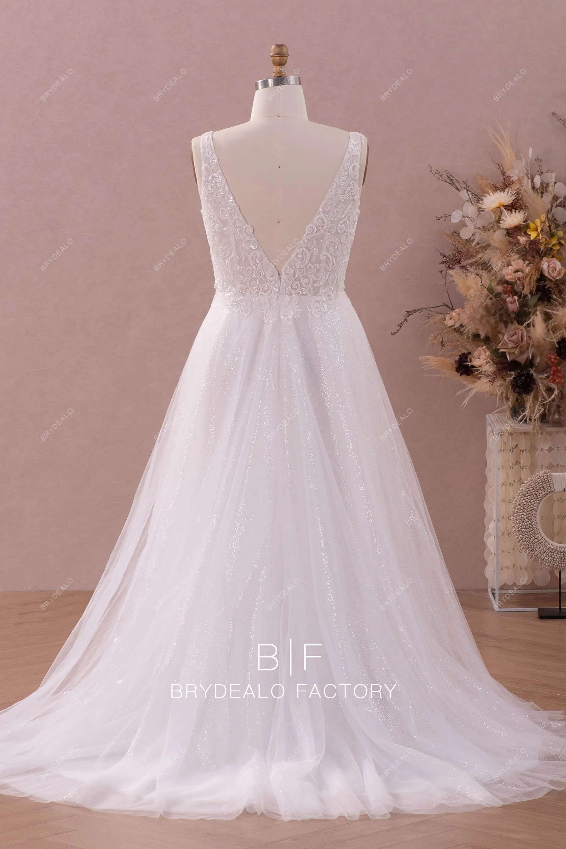 Plus Size Sleeveless Court Train Spring Lace Tulle Bridal Gown