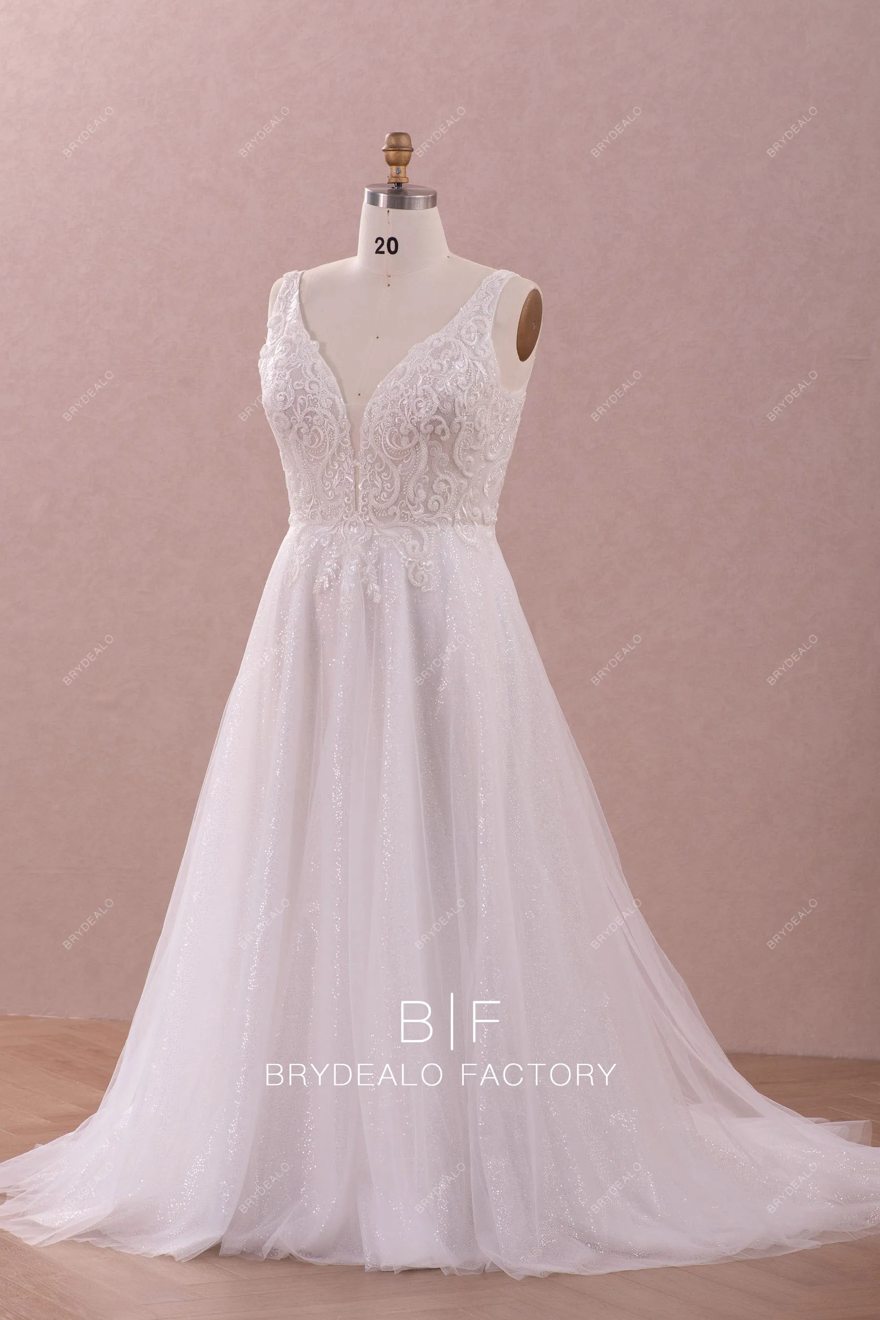 Plus Size Sleeveless Court Train Spring Lace Tulle Bridal Gown