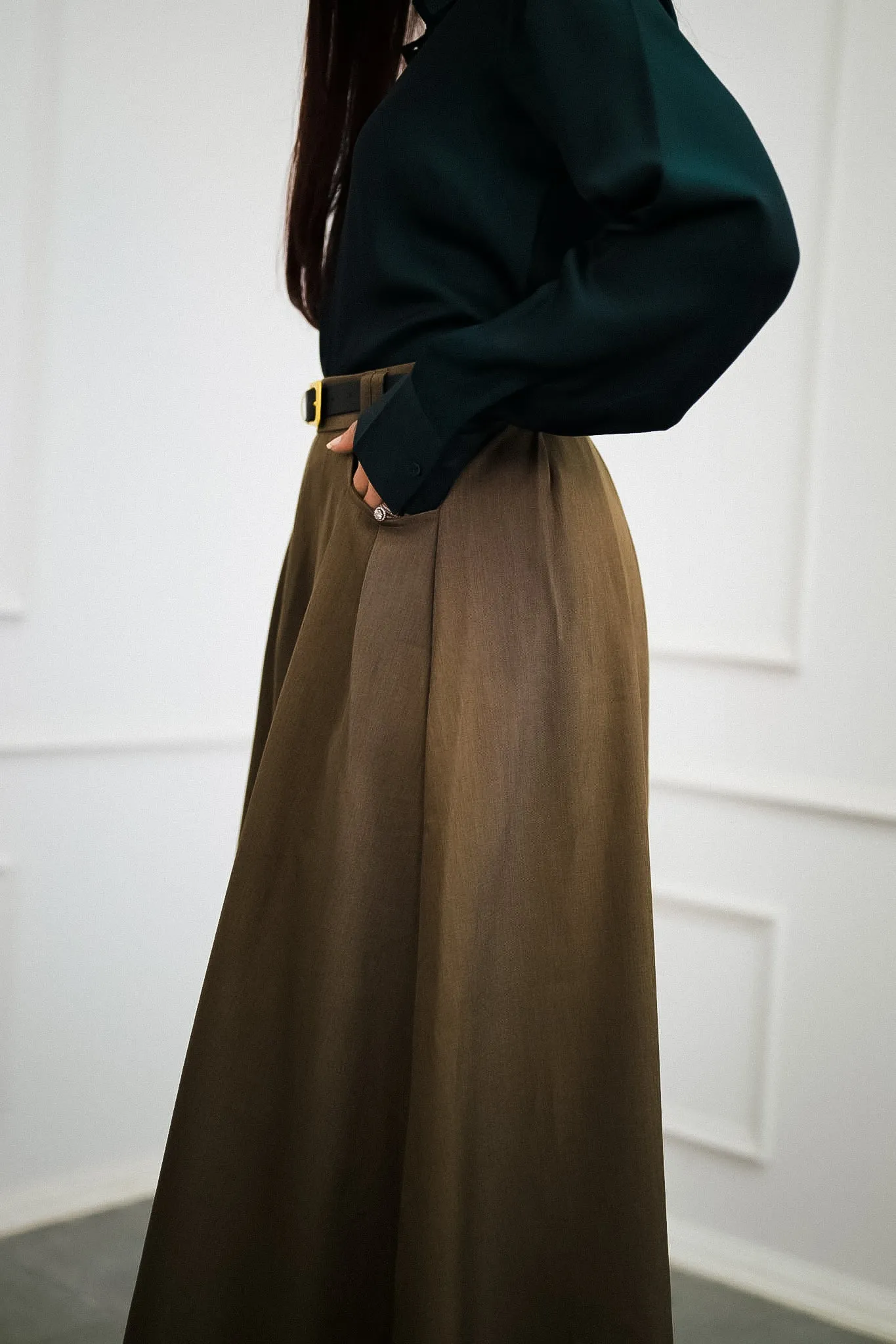 Sepia Long Pleated Skirt with Belt