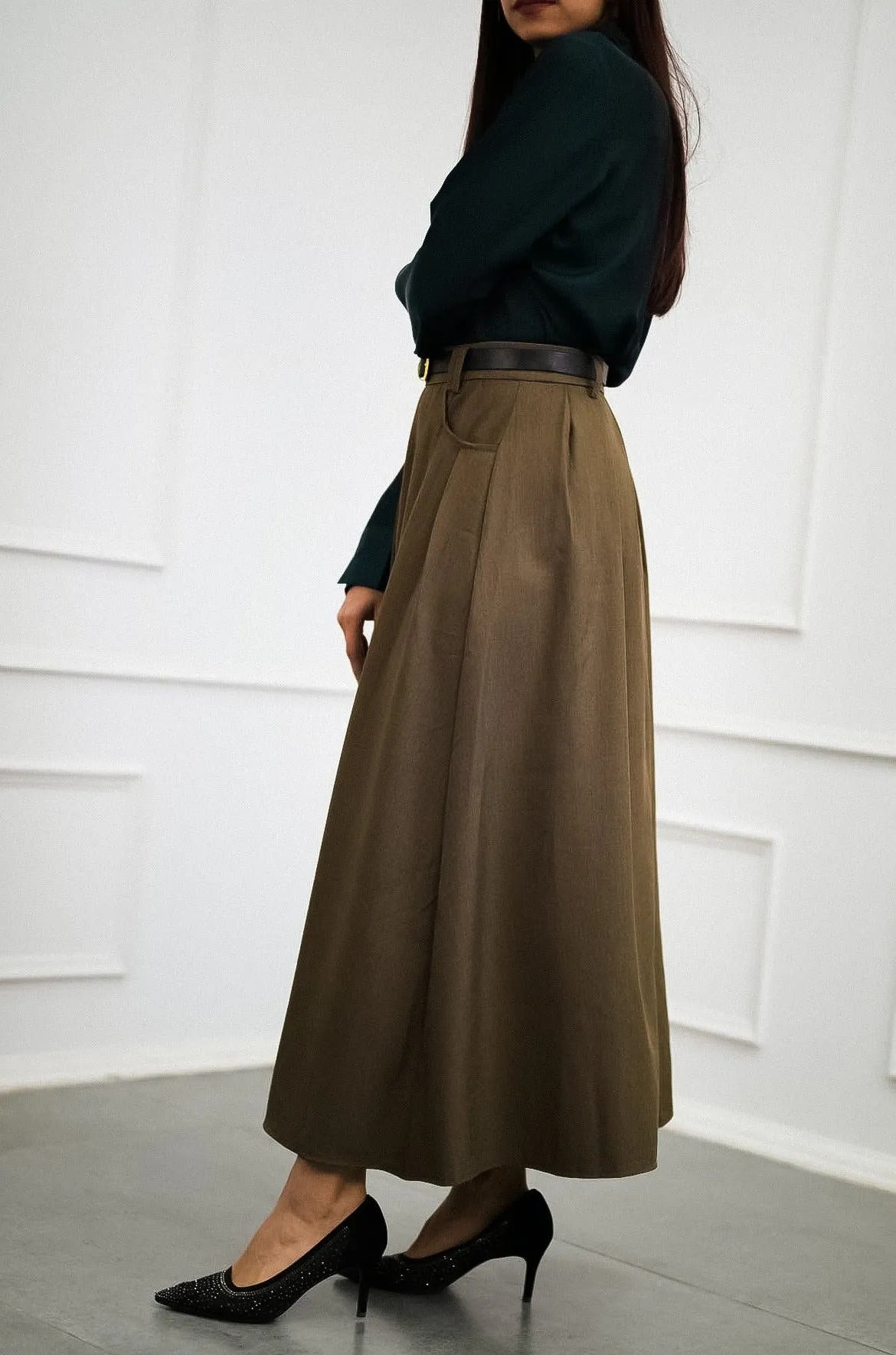 Sepia Long Pleated Skirt with Belt