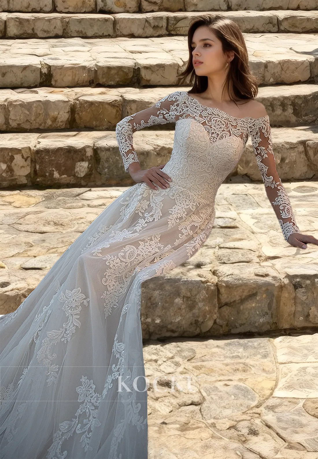 Tube Top A-Line Long Sleeves Sweep Train Pleated Lace Bridal Gowns with Appliques Wedding Dress