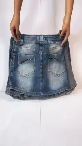 Y2K unique lowrise micro mini skirt ft Guess (A-17)